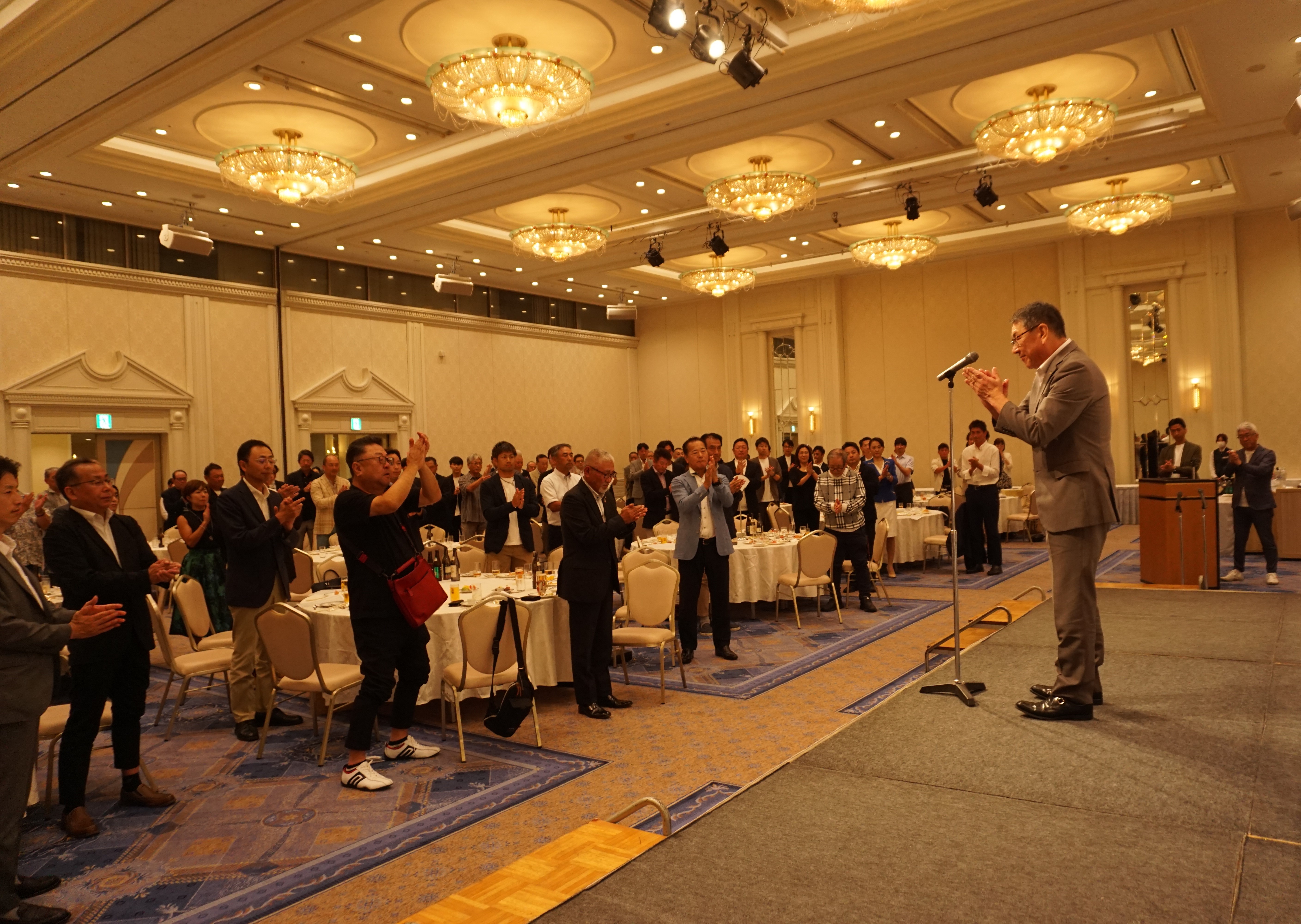 畦副会頭 一本締め